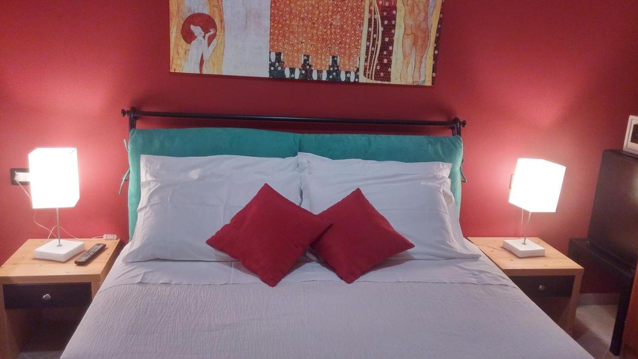 לינה וארוחת בוקר סנטה ונרינה La Casa Del Melograno מראה חיצוני תמונה